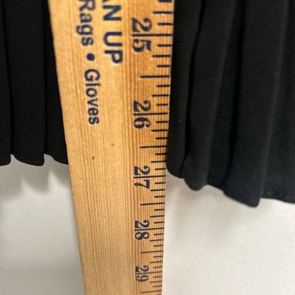 Elegant Black Pleated Skirt size 14 - Picture 4 of 8